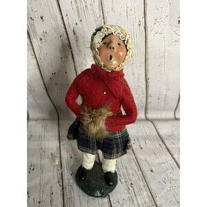 Byers Choice The Carolers  Girl with Muff 1984